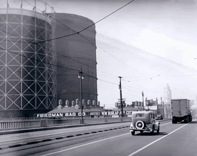 downtown-la-101-gas-tanks.gif