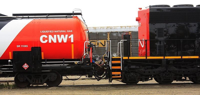 CN LNG Locomotive & Tender.jpg