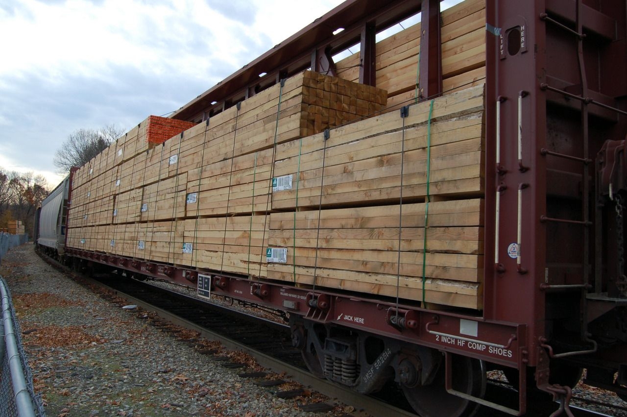 lumber-railcar.jpg
