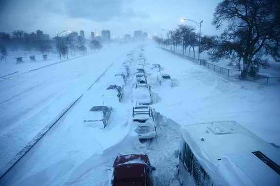 Chicago Snowstorm 2011.jpg