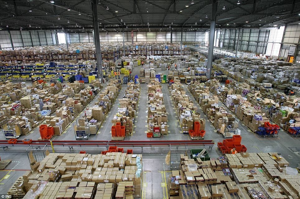 amazon-distribution-center-01.jpg